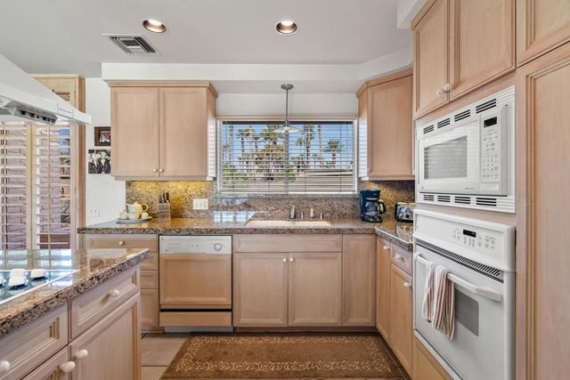 45324 Avenida Codorniz, Indian Wells, CA 92210