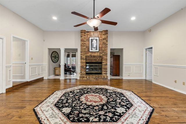 6318 Amicable Drive, Arlington, TX 76016