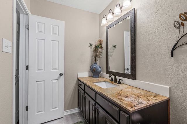 6318 Amicable Drive, Arlington, TX 76016