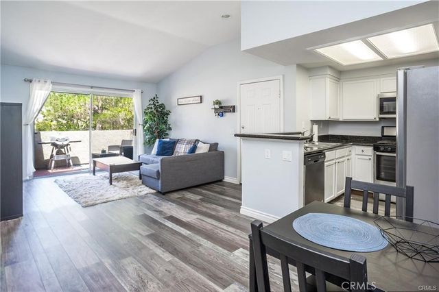 200 E Alessandro 80, Riverside, CA 92508
