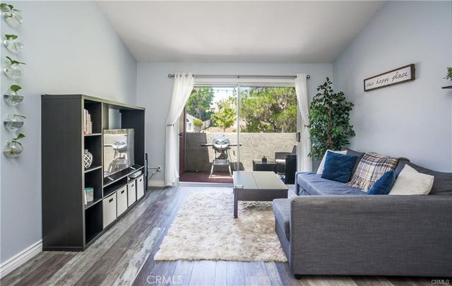 200 E Alessandro 80, Riverside, CA 92508