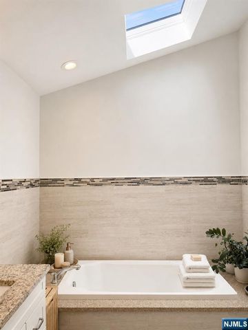 13 Canterbury Lane, New Milford, NJ 07646