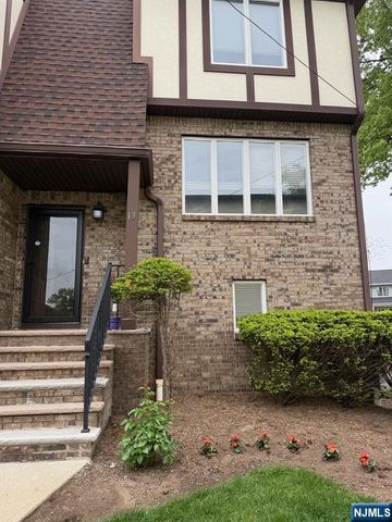 13 Canterbury Lane, New Milford, NJ 07646