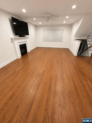 13 Canterbury Lane, New Milford, NJ 07646