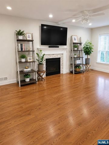 13 Canterbury Lane, New Milford, NJ 07646