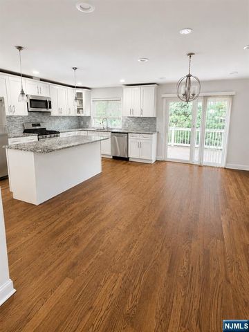 13 Canterbury Lane, New Milford, NJ 07646