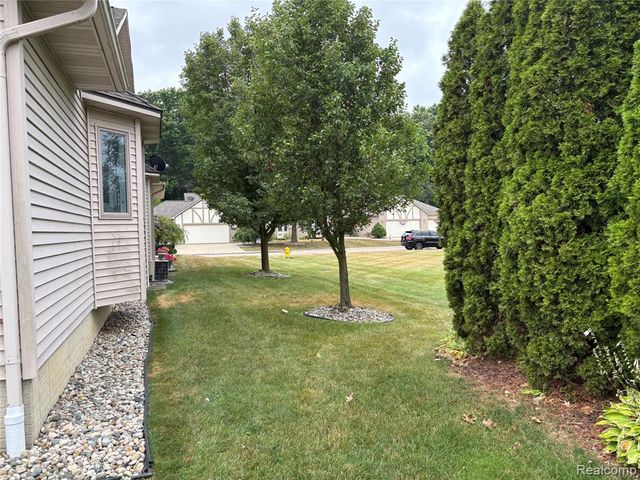 5353 Wyndemere Common Square, Swartz Creek, MI 48473