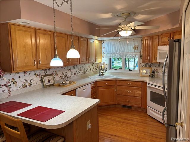 5353 Wyndemere Common Square, Swartz Creek, MI 48473