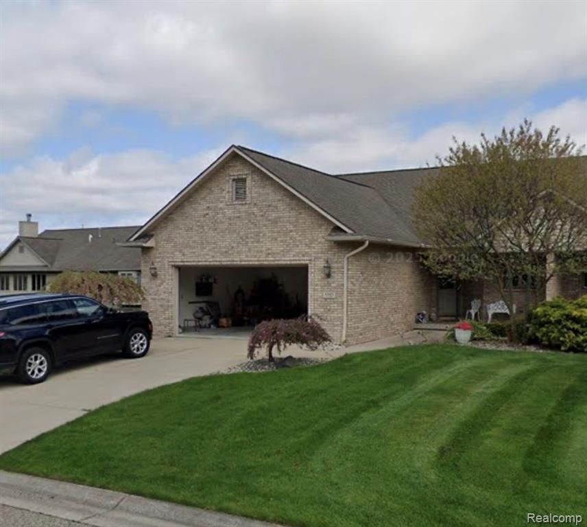 5353 Wyndemere Common Square, Swartz Creek, MI 48473