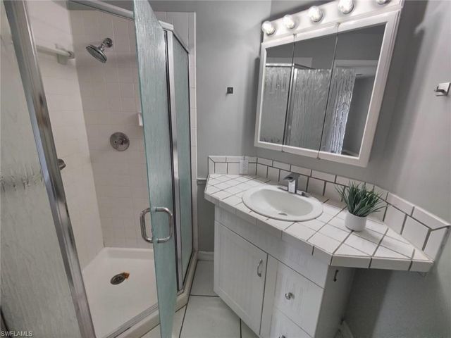 2668 Kings Lake BLVD 7-203, Naples, FL 34112