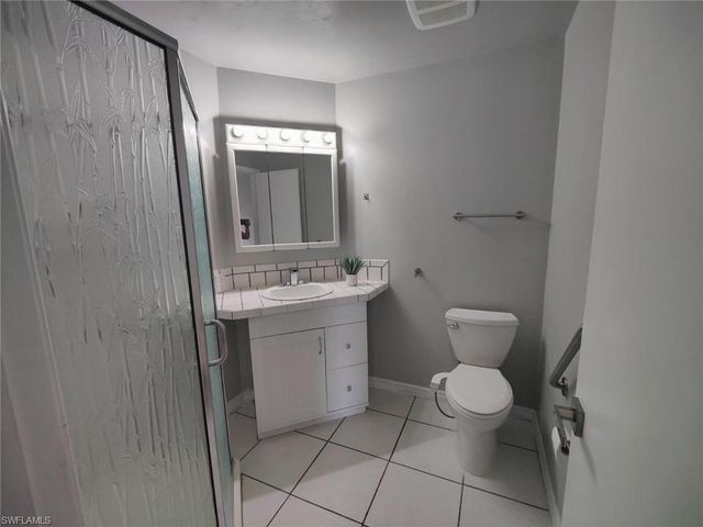 2668 Kings Lake BLVD 7-203, Naples, FL 34112