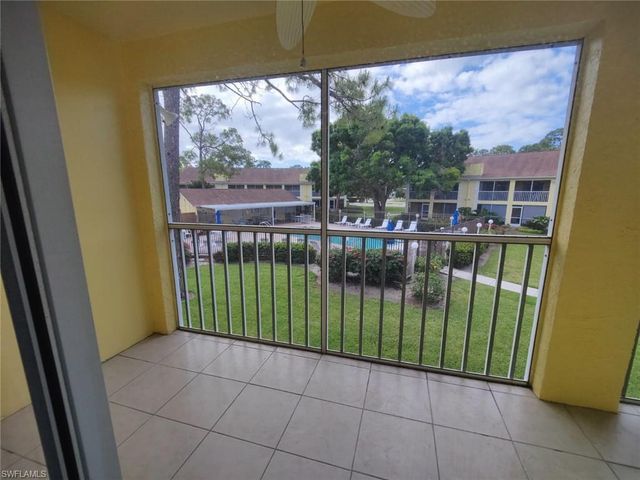 2668 Kings Lake BLVD 7-203, Naples, FL 34112