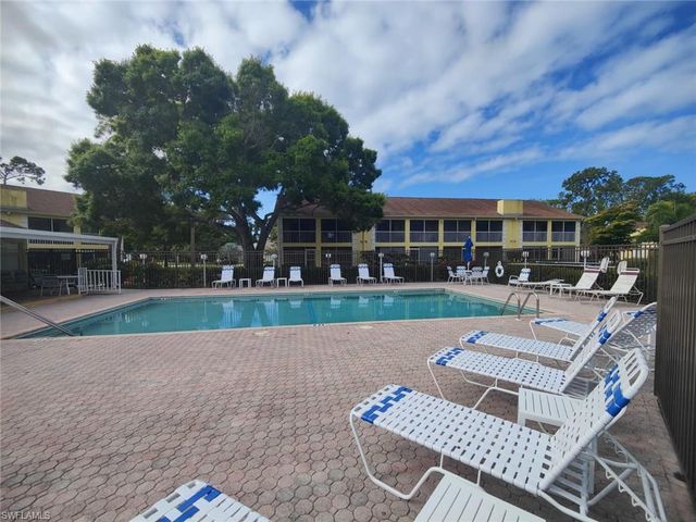 2668 Kings Lake BLVD 7-203, Naples, FL 34112