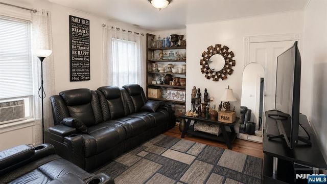 279 4th Street, Paterson, NJ 07522