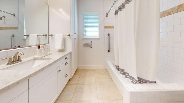 117 E Fedora Avenue, Fresno, CA 93704