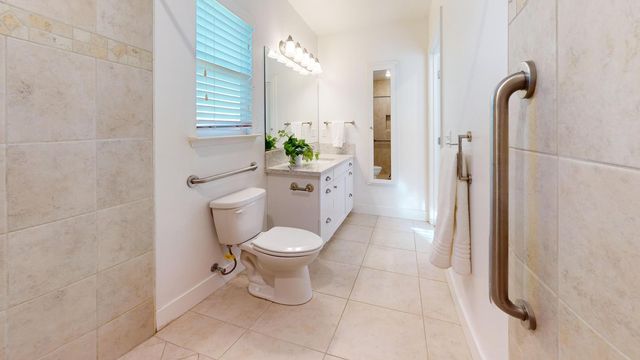 117 E Fedora Avenue, Fresno, CA 93704