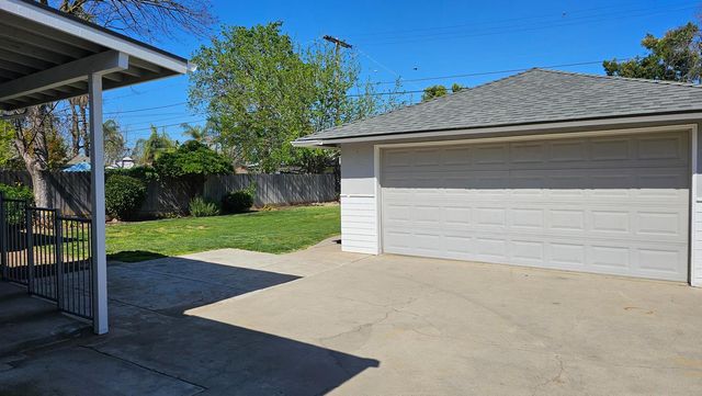 117 E Fedora Avenue, Fresno, CA 93704