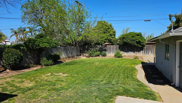 117 E Fedora Avenue, Fresno, CA 93704