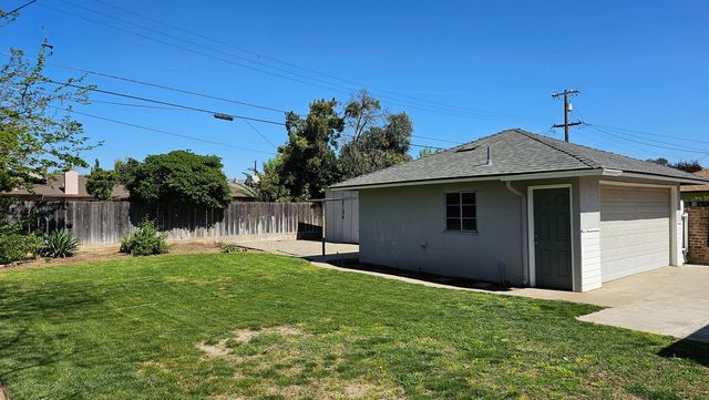 117 E Fedora Avenue, Fresno, CA 93704