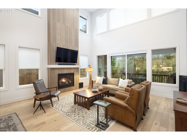 9261 Sw MACKAYLA Pl, Portland, OR 97223