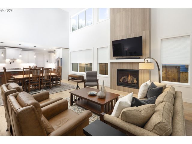 9261 Sw MACKAYLA Pl, Portland, OR 97223