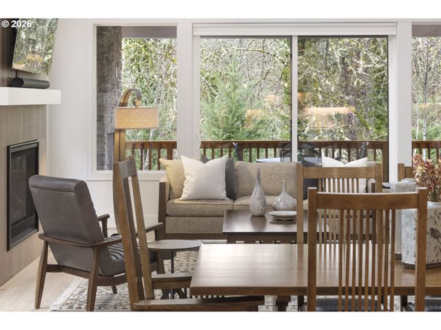 9261 Sw MACKAYLA Pl, Portland, OR 97223