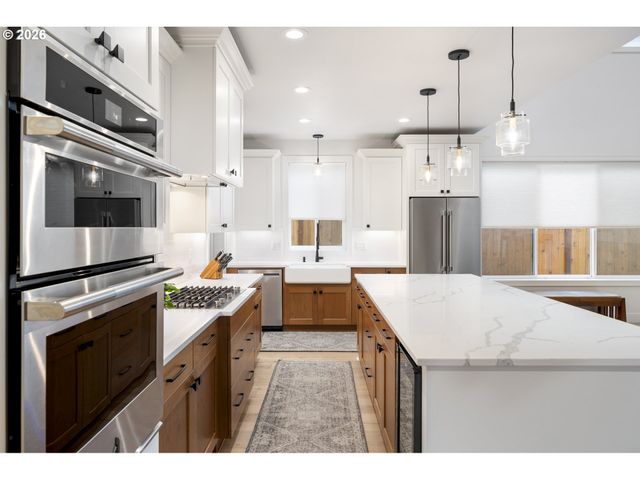 9261 Sw MACKAYLA Pl, Portland, OR 97223