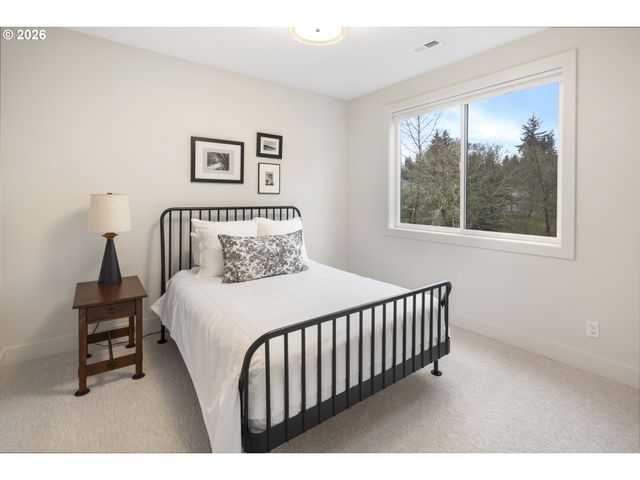 9261 Sw MACKAYLA Pl, Portland, OR 97223