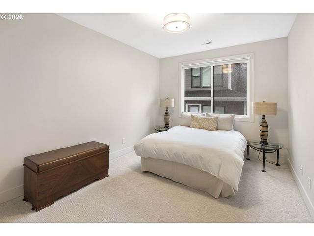 9261 Sw MACKAYLA Pl, Portland, OR 97223