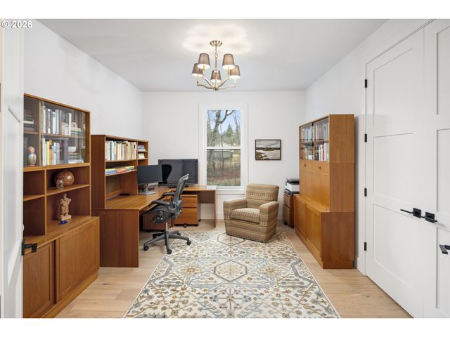 9261 Sw MACKAYLA Pl, Portland, OR 97223