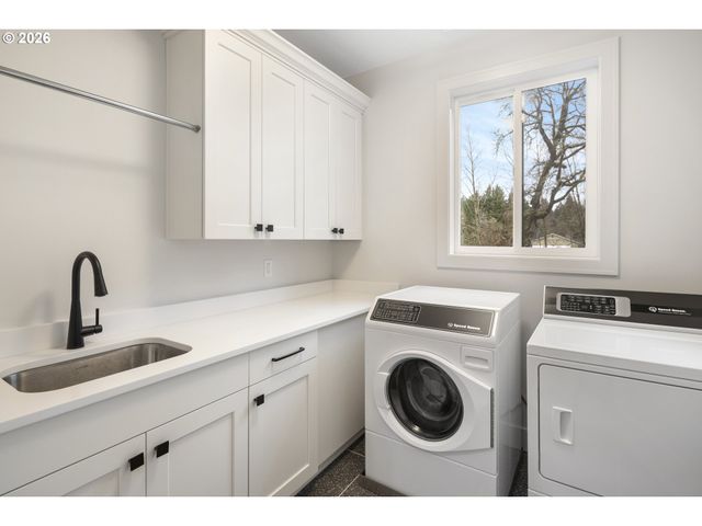 9261 Sw MACKAYLA Pl, Portland, OR 97223