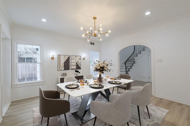 2201 Maroneal Street, Houston, TX 77030