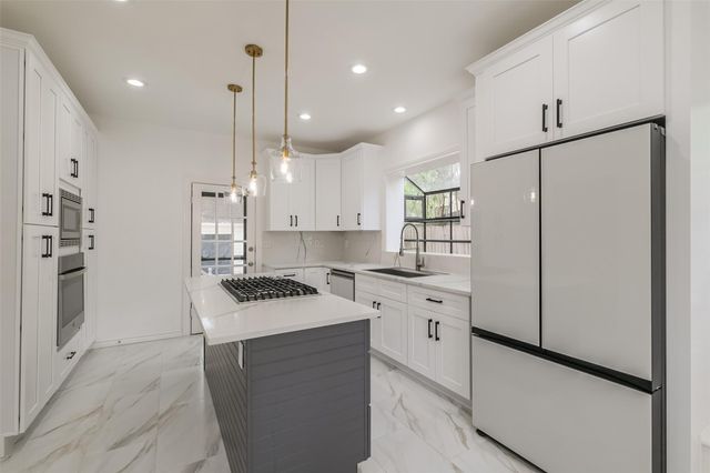 2201 Maroneal Street, Houston, TX 77030