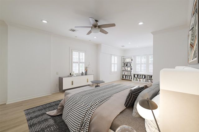 2201 Maroneal Street, Houston, TX 77030