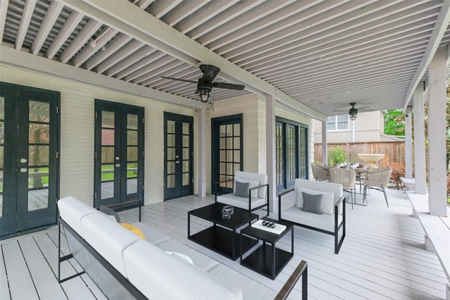 2201 Maroneal Street, Houston, TX 77030