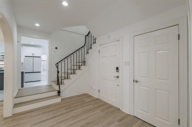 2201 Maroneal Street, Houston, TX 77030