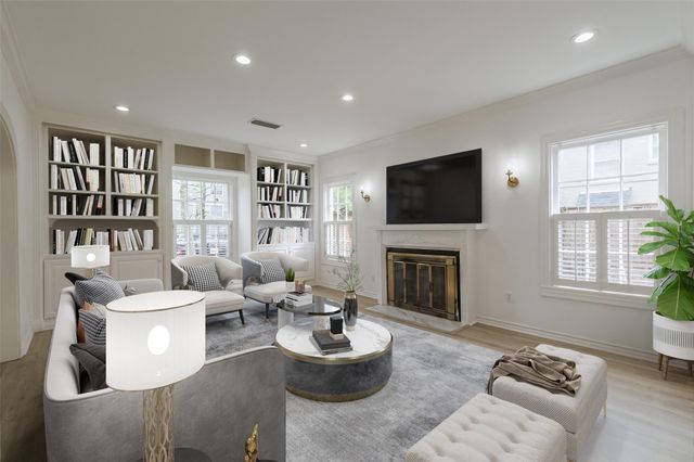 2201 Maroneal Street, Houston, TX 77030