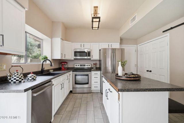 18415 N 46TH Street, Phoenix, AZ 85032