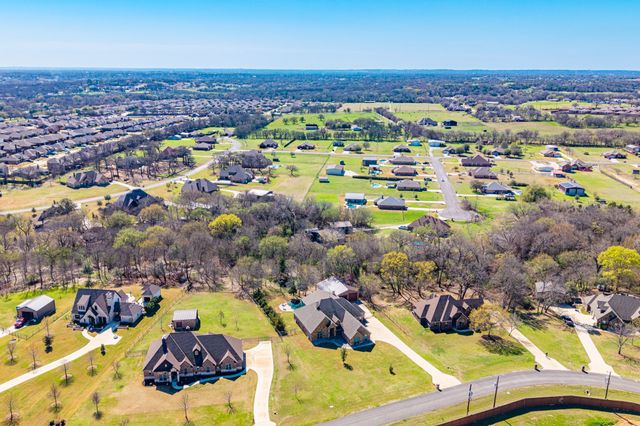 108 Winding Way, Azle, TX 76020
