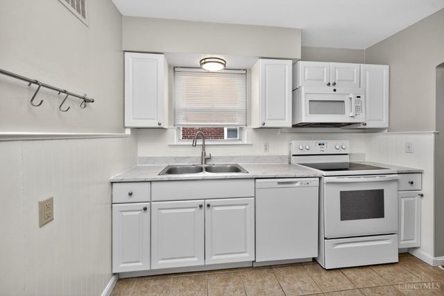 3333 S Sterling Way, Cincinnati, OH 45209