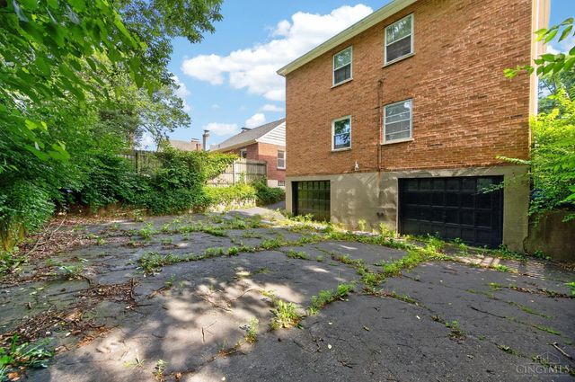 3333 S Sterling Way, Cincinnati, OH 45209