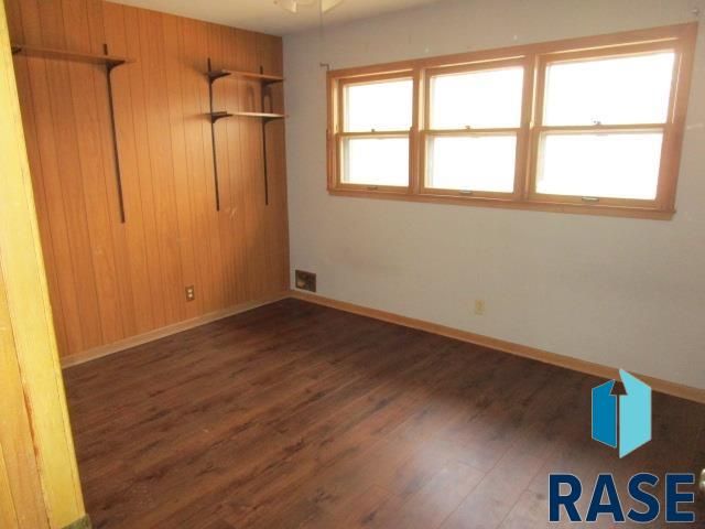 2317 S 5th Ave Avenue, Sioux Falls, SD 57105