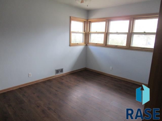 2317 S 5th Ave Avenue, Sioux Falls, SD 57105