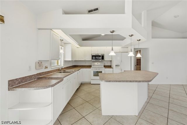 2017 NE 5th PL, Cape Coral, FL 33909