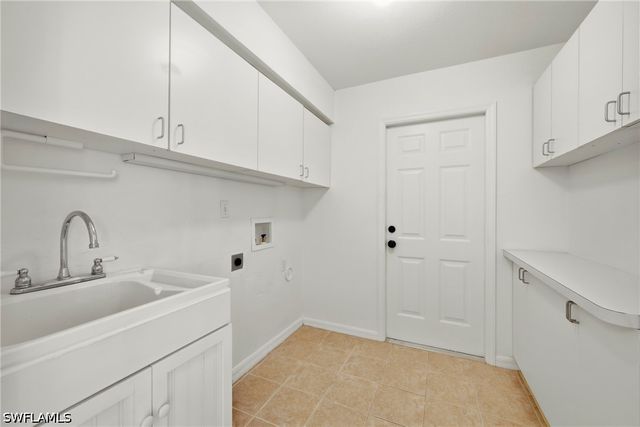 2017 NE 5th PL, Cape Coral, FL 33909
