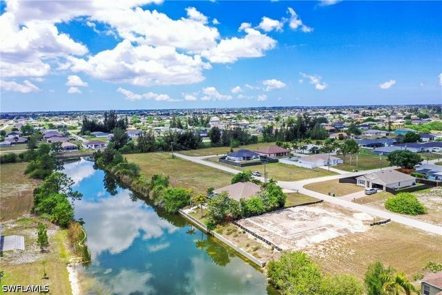 2017 NE 5th PL, Cape Coral, FL 33909