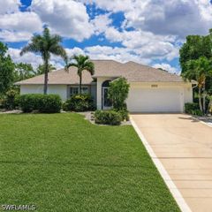 2017 NE 5th PL, Cape Coral, FL 33909