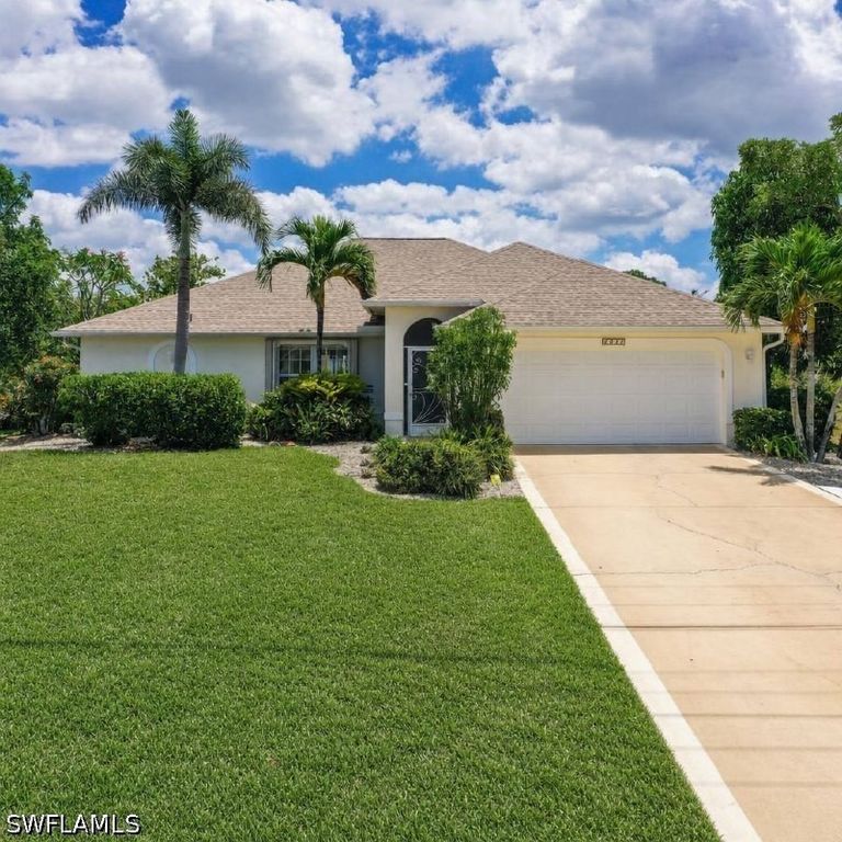 2017 NE 5th PL, Cape Coral, FL 33909
