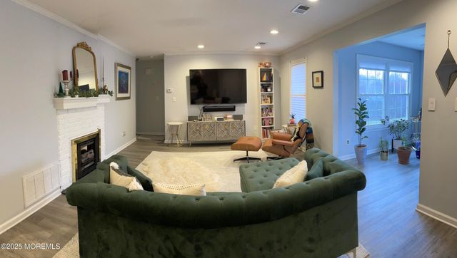 157 Frontier Way, Tinton Falls, NJ 07753