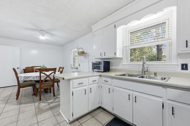 102 Wiley Street, Walterboro, SC 29488